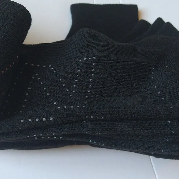 NWT New Balance 6 Pairs Black Women's Active Cushion Quarter Socks Size 4-10 - Picture 8 of 10